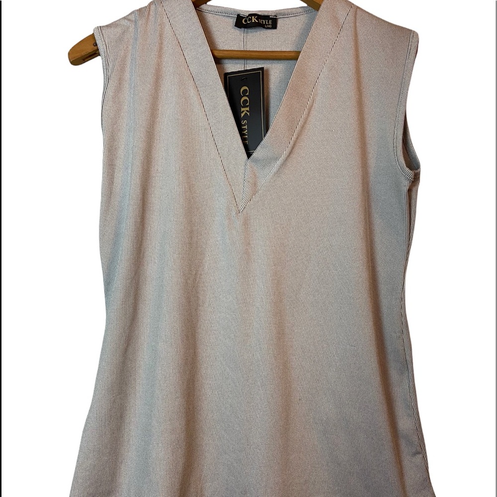 CCK style nwt sleeveless top ladies large 40